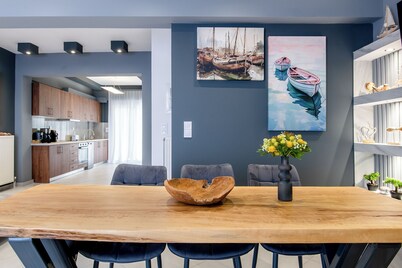 Suite 3 on the Hill - Stunning, Spacious, and Breathtaking Panoramic View