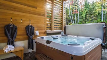 Bain à remous extérieur