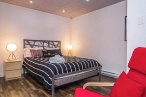5 bedrooms, WiFi, bed sheets