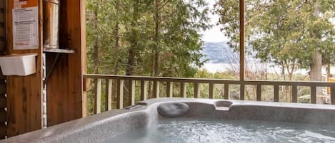 Bain à remous extérieur