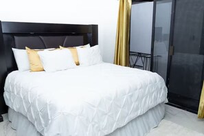 3 bedrooms, desk, iron/ironing board, WiFi - Luxury One Minute Beach Pool Soak Fast WIFI Villa (Isla Mujeres)