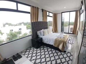 3 Schlafzimmer, Schreibtisch, Bügeleisen/Bügelbrett, WLAN