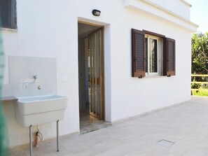 House, 2 Bedrooms, Patio, Garden View | Exterior detail
