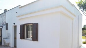 Casa, 2 habitaciones, patio, vistas al jardín | Exterior