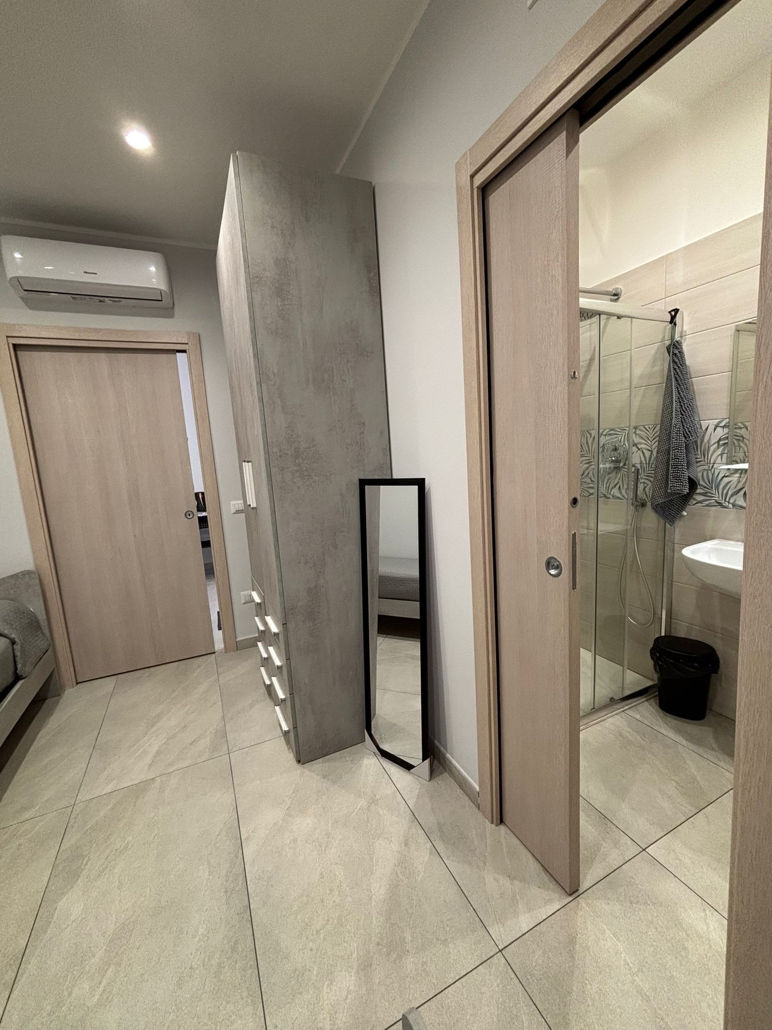 Dusche, Haartrockner, Bidet, Handtücher