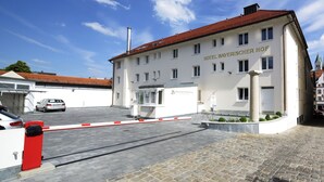 Uklassifisert bilde, 3 av 16, knapp