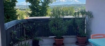 Flaminia accommodation with its own parking lot 2 minutes from the historic center