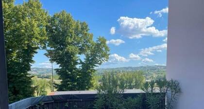 Flaminia accommodation with its own parking lot 2 minutes from the historic center