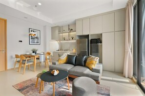 Superior Apartment, 2 Bedrooms, Kitchen, City View | Living area