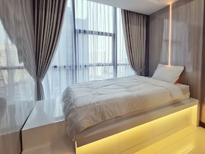 Superior Apart Daire, 3 Yatak Odası, Mutfak, Şehir Manzaralı | Minibar, masa, dizüstü bilgisayar çalışma alanı, güneşlik/perde 