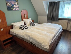 이코노미 더블룸 | 책상, 노트북 작업 공간, 무료 WiFi, 침대 시트