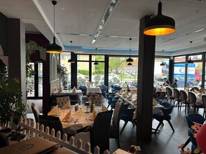Restaurant - HOTEL BONÉ TO (Salzgitter)