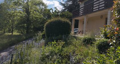 House in Barnas (07330) at the foot of the river and swimming