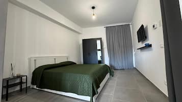 2 bedrooms, travel crib, WiFi, bed sheets