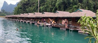 PraiwanRaftHouse