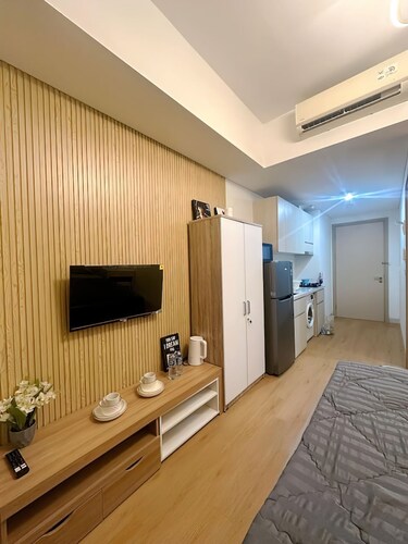 Green Sedayu Suites by Emily