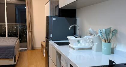 Green Sedayu Suites by Emily