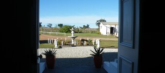 Amazing Farmhouse on the outskirts of Darling - 5 bedrooms for a perfect getaway