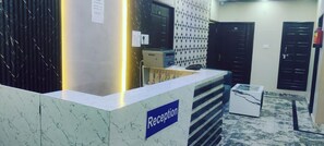 Reception - Hotel Raghubeer Temple (Varanasi)
