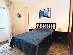 2 bedrooms, WiFi, bed sheets - Family apartment in Salou with Wi-Fi 300m from the beach (Salou)