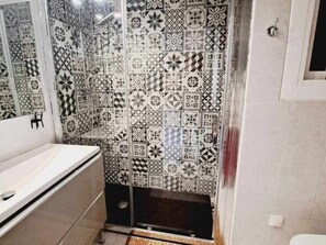 Hair dryer, towels