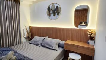 Deluxe Studio, Balcony, City View | Minibar, blackout curtains, soundproofing, free WiFi