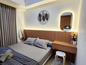 Deluxe Studio, Balcony, City View | Bar mini, langsir/tirai gelap terus, kalis bunyi, Wi-fi percuma 