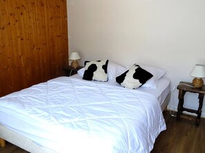 1 bedroom - Cozy 1-Bedroom Apartment - Sleeps 5 - Central Location - Near Shops and Ski Lifts - Ski Locker Included (Les Gets)