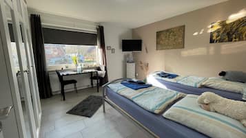 3 Schlafzimmer, Schreibtisch, Reisekinderbett, kostenloses WLAN