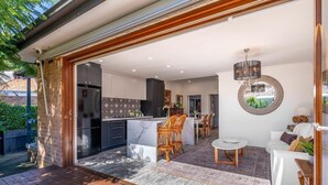 Interior - Casa Amore d'Arte - A Touch of Italian Charm in Sydney (Five Dock)