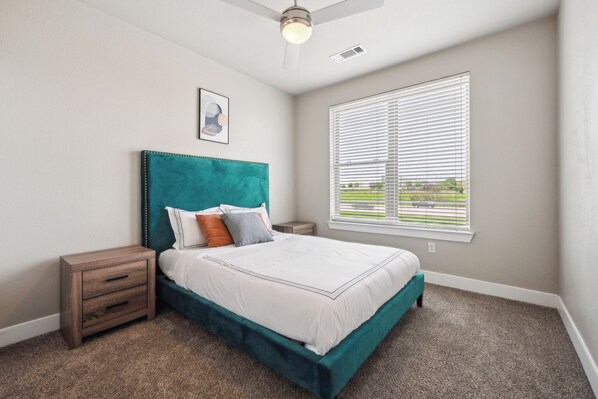 2 Schlafzimmer, Schreibtisch, Bügeleisen/Bügelbrett, kostenloses WLAN