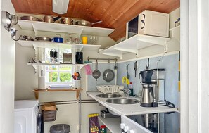 Réfrigérateur, four, plaque de cuisson, cafetière/bouilloire