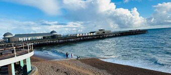 Newly refurbished two bedrooms flat