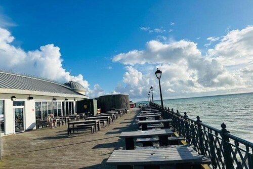 Newly refurbished two bedrooms flat