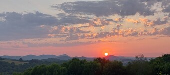 Sunset House - Secluded house with panoramic sunset views.