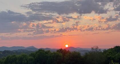 Sunset House - Secluded house with panoramic sunset views.