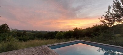 Sunset House - Secluded house with panoramic sunset views.