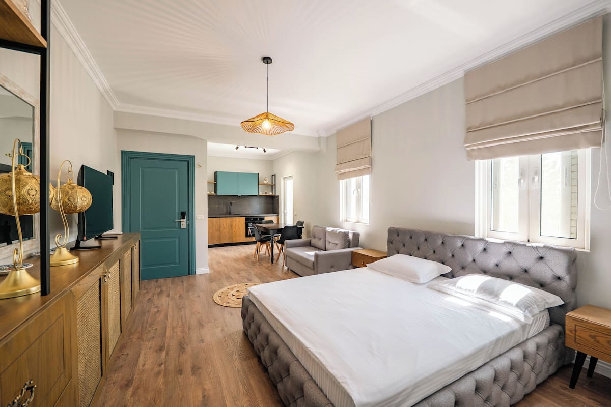 Deluxe Triple Room with Sea View | 1 bedroom, free WiFi, bed sheets