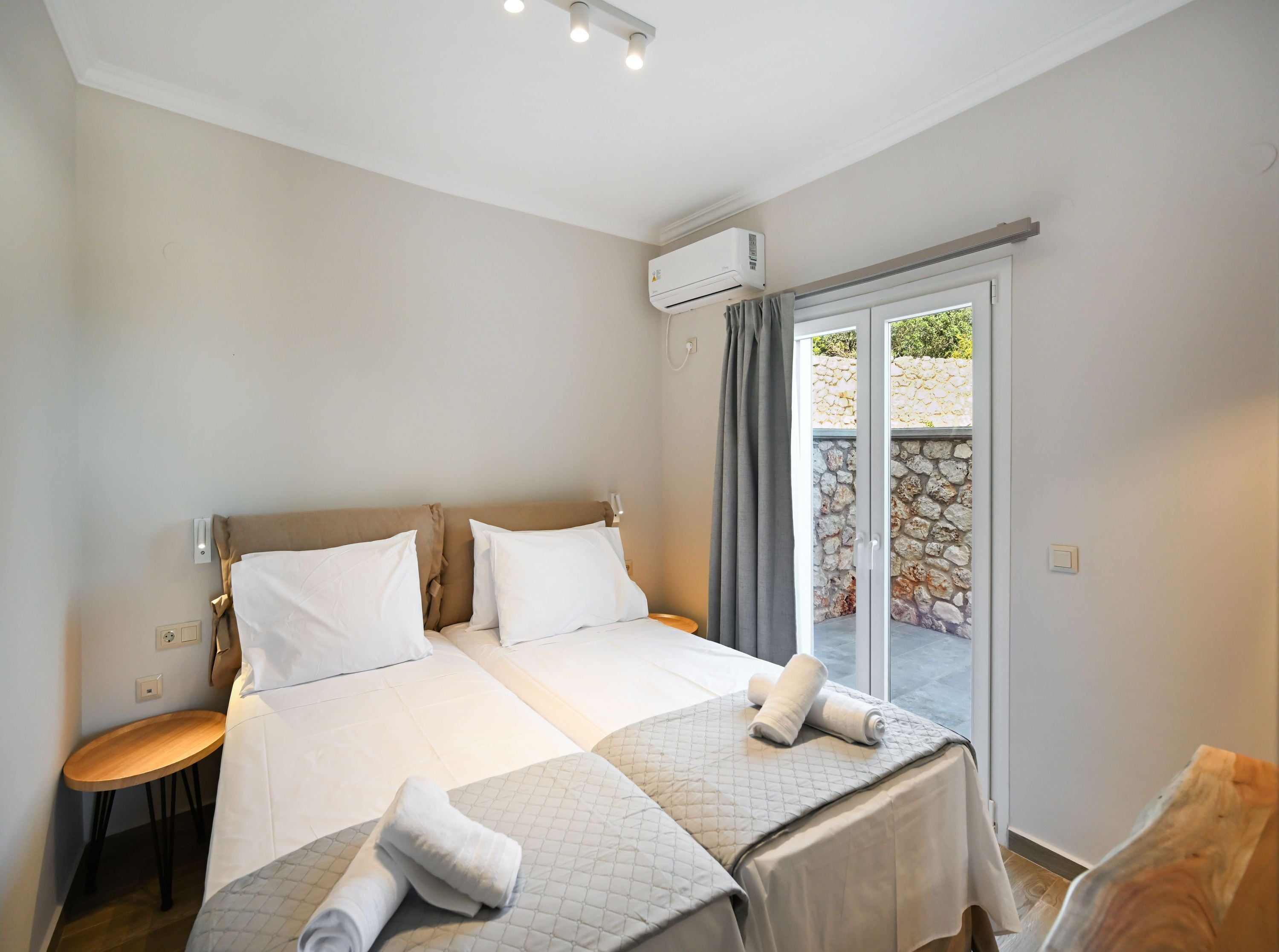 別墅, 吸煙房 | 8 間臥室