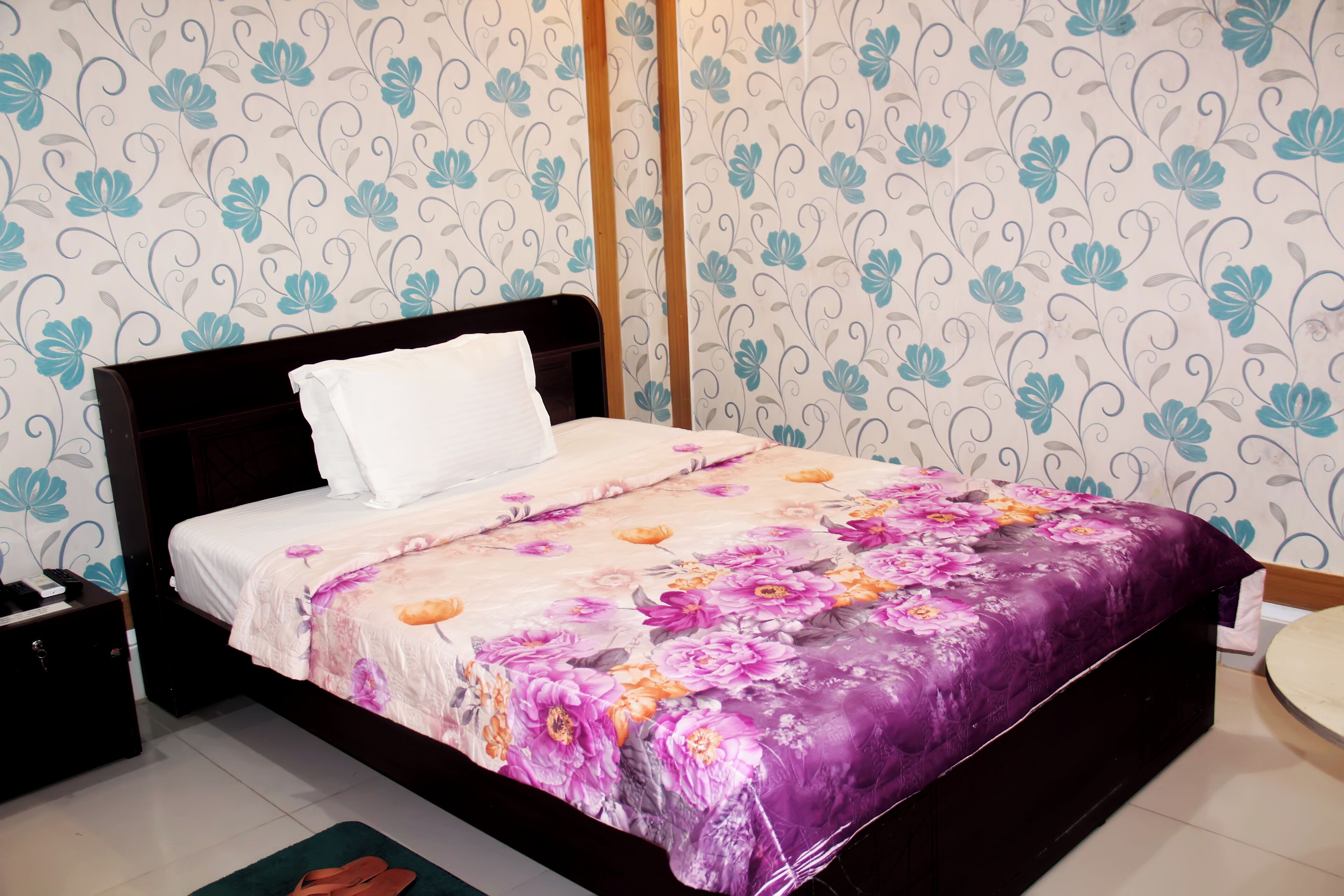 Standard Room | In-room safe, soundproofing, iron/ironing board, free WiFi
