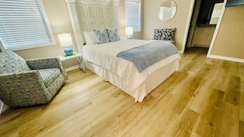 3 bedrooms, desk, iron/ironing board, travel cot