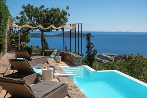 حمّام سباحة خارجي