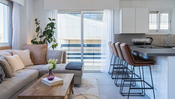Deluxe Apart Daire, 1 Büyük (Queen) Boy Yatak ve Çekyat, Sigara İçilmez, Şehir Manzaralı | Oturma alanı