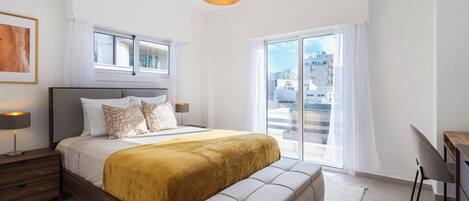 Deluxe Apartment, 1 Queen Bed with Sofa bed, Non Smoking, City View