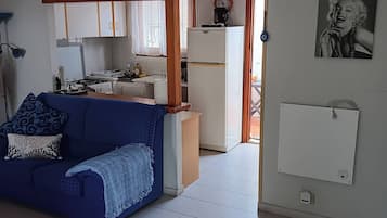 House, 2 Bedrooms, Accessible, Balcony | Living room