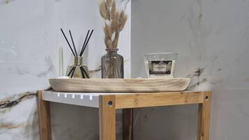 House, 2 Bedrooms, Accessible, Balcony | Interior