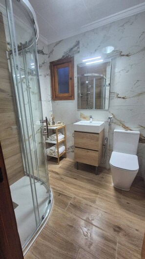 Hus - 2 sovrum - tillgänglighetsanpassat - balkong | Badrum