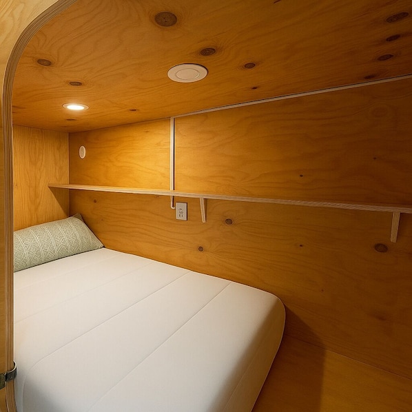 Basic Shared Dormitory | Free WiFi