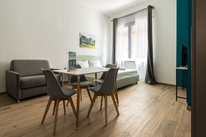 Studio | Free WiFi, bed sheets - Hotiday Torino OGR (Turin)