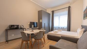 Studio | WiFi (free), bed sheets